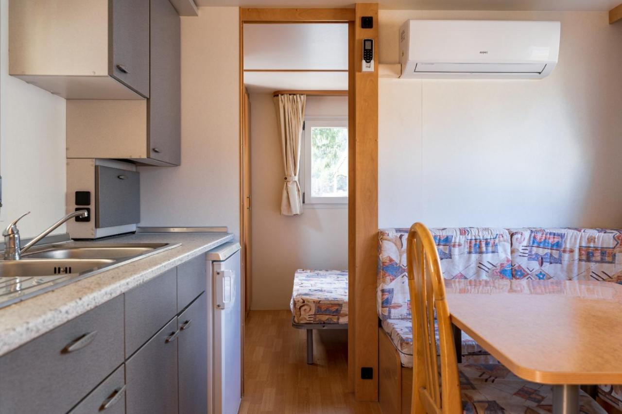 ホテル Camping Daino ピエトラムラタ エクステリア 写真