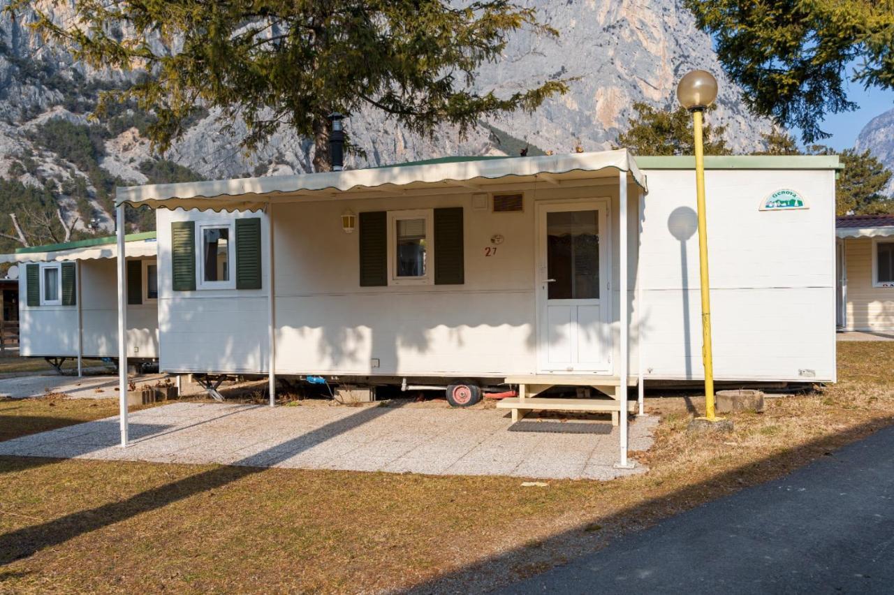 ホテル Camping Daino ピエトラムラタ エクステリア 写真