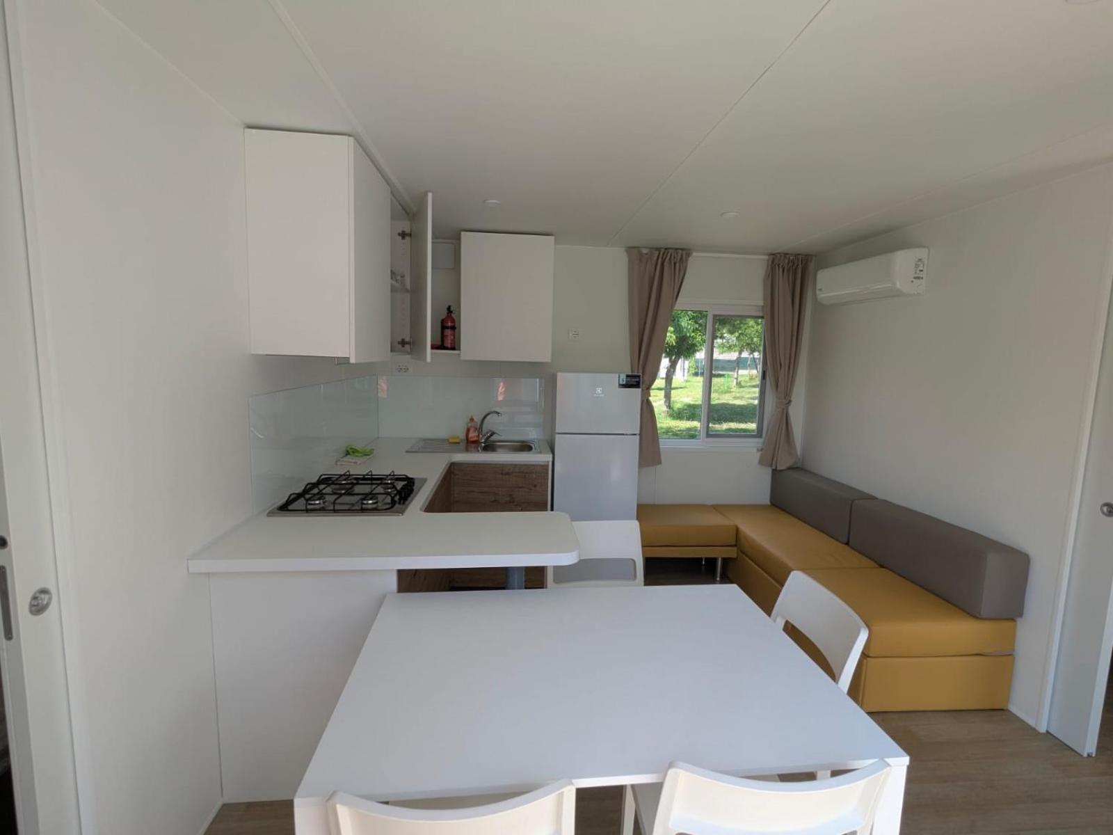 ホテル Camping Daino ピエトラムラタ エクステリア 写真