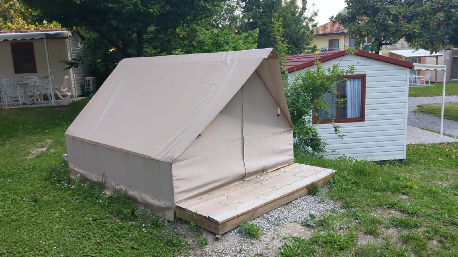 ホテル Camping Daino ピエトラムラタ エクステリア 写真