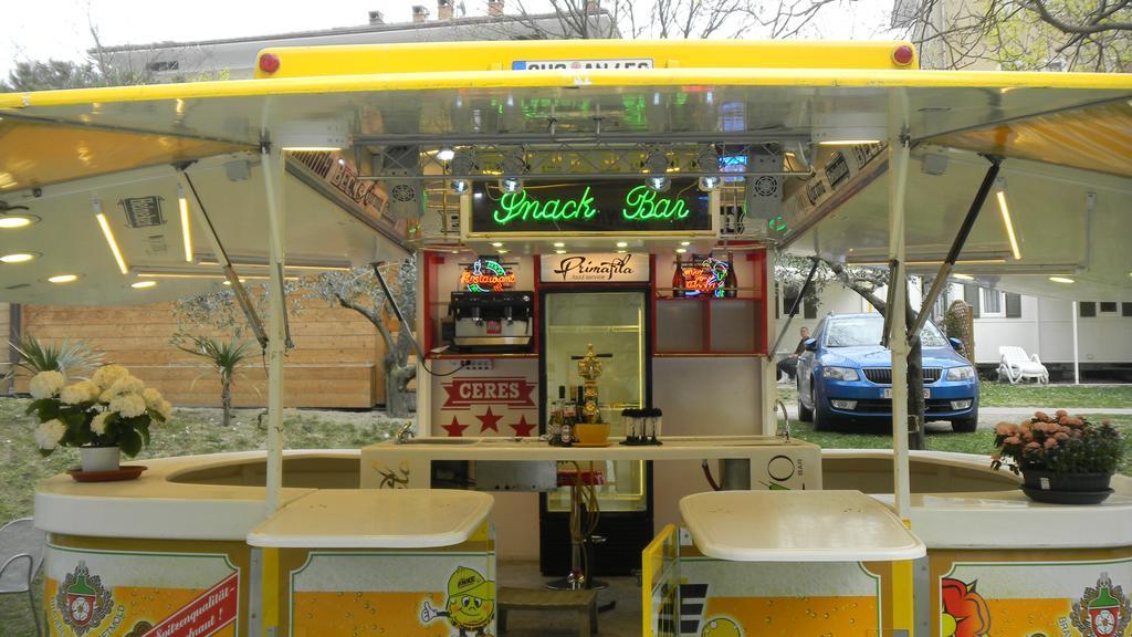 ホテル Camping Daino ピエトラムラタ エクステリア 写真