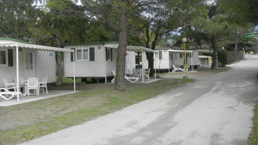 ホテル Camping Daino ピエトラムラタ エクステリア 写真